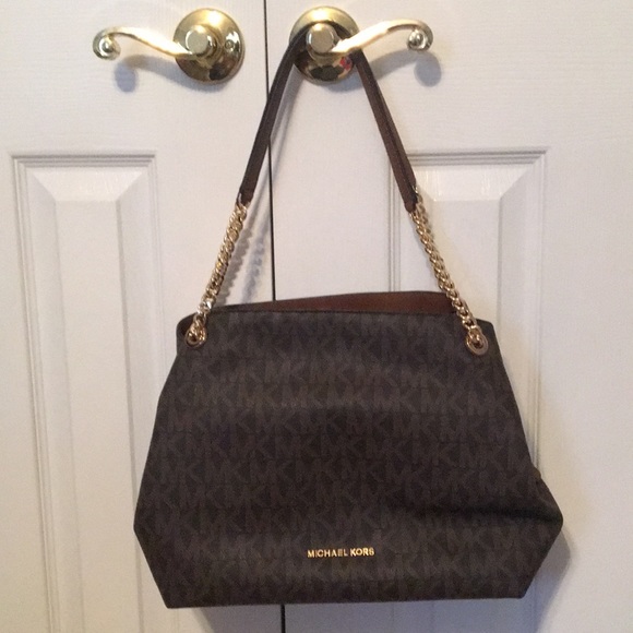 Michael Kors Handbags - Authentic Michael Kors purse